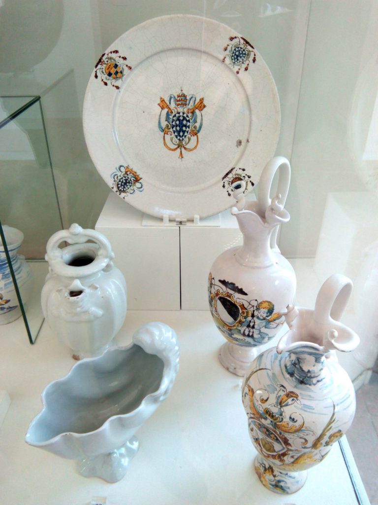 Ceramiche bianche di Faenza