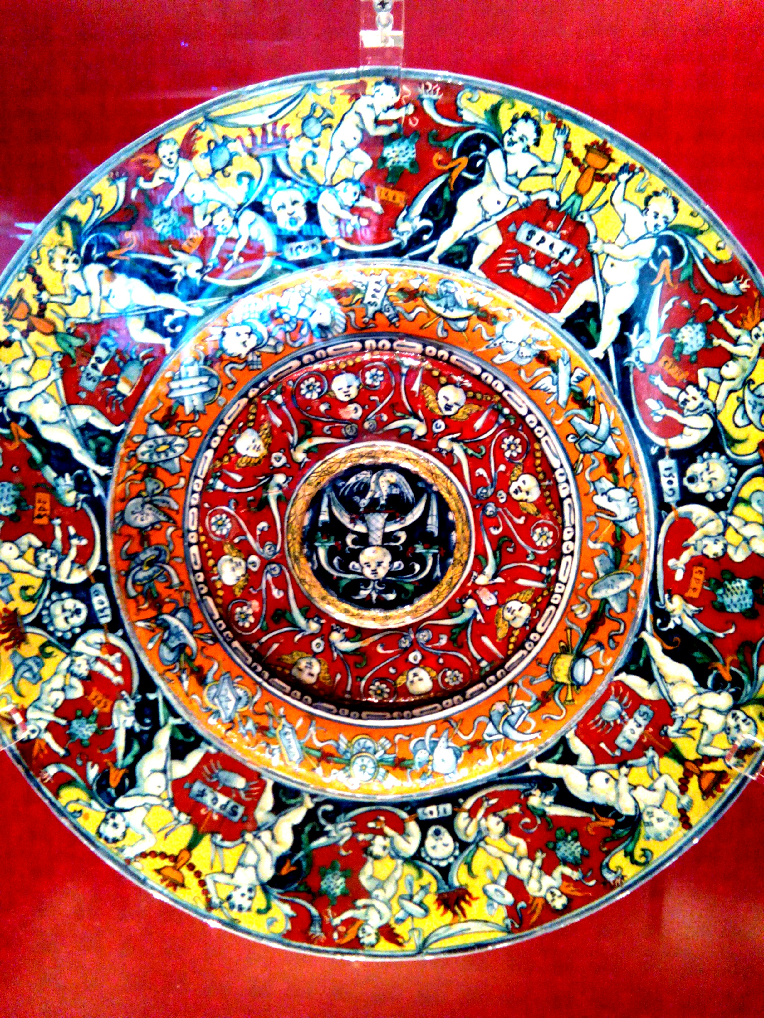 il famoso rosso delle ceramiche di Montelupo Fiorentino