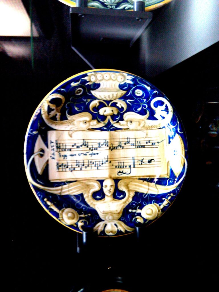 ceramiche musicali esposte al Museo Internazionale di Faenza