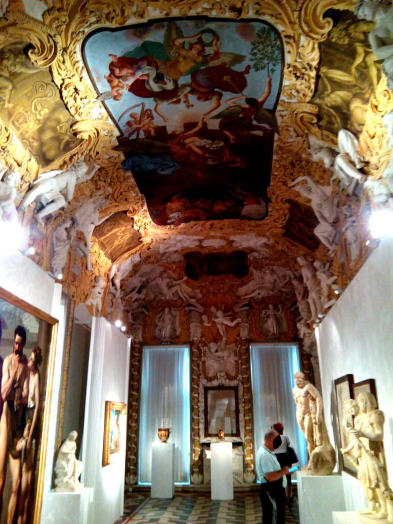 una delle sale di Palazzo Leoni Montanari a Vicenza