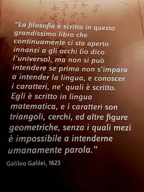 citazione di Galileo esposta al Museo di Firenze
